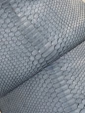 画像1: レッドパイソン　ライトブルー　ヘビ革　蛇革 (1)